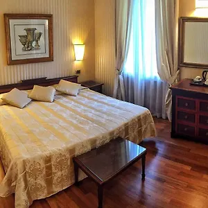 Cecil 3* Roma